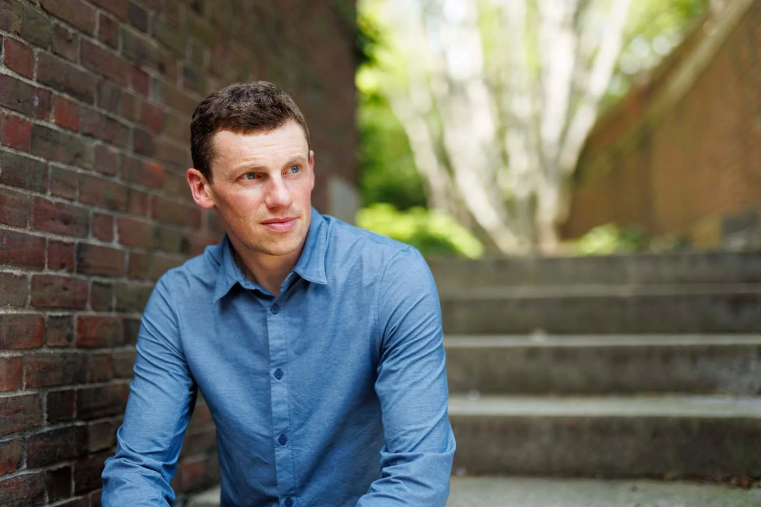 Understanding the Impact of Upbringing on Credit Scores and Financial Behavior