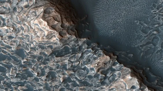 Mars Rock Layers Echo Ancient Earth Patterns, Unveiling Planetary Secrets